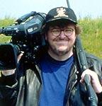 マイケル・ムーア、殺害されたアメリカ人の映像を自粛