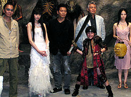 (左より)三池崇史監督、栗山千明、宮迫博之、 神木隆之介、菅原文太、高橋真唯