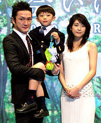 (左より)中村獅童、武井証、竹内結子