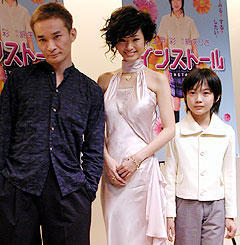 上戸彩の胸の感触は?「インストール」会見