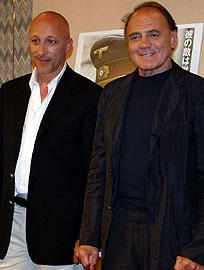 オリバー・ヒルシュビーゲル監督（左）と ブルーノ・ガンツ