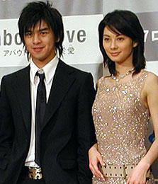 伊東美咲、渋谷のスクランブル交差点で40秒間の勝負