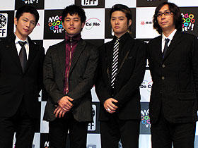 竹内結子本人がいたらどう答えていた? (左より)及川光博、妻夫木聡、高岡蒼佑、行定勲監督