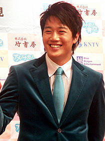 新たな“微笑みの貴公子”!?キム・レウォン来日