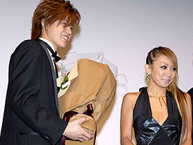 倖田來未、イケメン・ホストにドキドキ。「ウォーターズ」