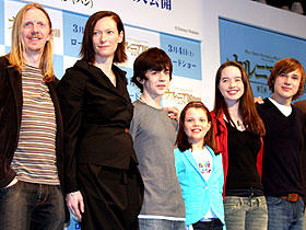 「ナルニア」会見。白い魔女の素顔はやっぱりクール？