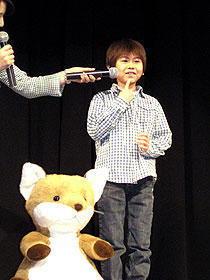 見所は北海道の大自然と可愛いきつね。「子ぎつねヘレン」