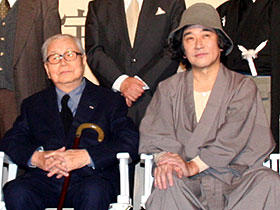 石坂浩二、27年ぶりの金田一。新世紀版「犬神家の一族」