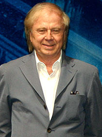 興行収入でも「タイタニック」を超えたらスゴイが…