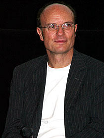 あわやホッキョクグマの餌食に。「ホワイト・プラネット」の監督