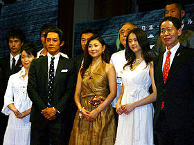 濃い製作者のもとに濃い役者が勢揃い