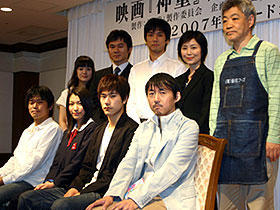 コミック「神童」映画化。主演少女の手つきは神童級!?