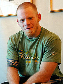 豪快な車椅子ラグビー選手たちを描く「マーダーボール」