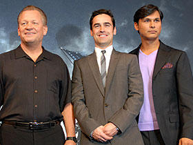 「父親たちの星条旗」会見。イーストウッド組は「スイス製の時計」