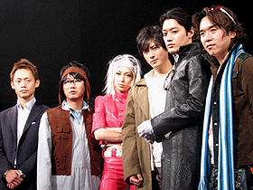 （左から）脇阪寿一、中村祐一郎、蒲生麻由、 中村俊介、内田朝陽、須賀大観監督