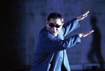 今度は監督“北野武”を解体!?たけし主演の新作「監督・ばんざい！」