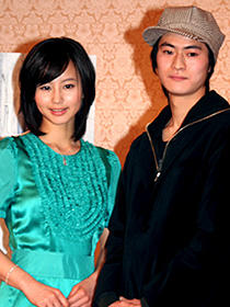 （左から）堀北真希、窪塚俊介