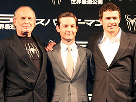 (左から)アビ・アラド、トビー・マグワイア、ジェームズ・フランコ