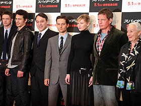 サム・ライミ監督以下、トビー・マグワイア、 キルステン・ダンストらオールキャストが集合した記者会見