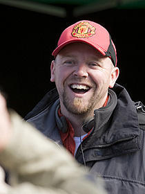 「M:i:III」降板のジョー・カーナハン監督の新作は笑えるバイオレンス