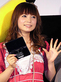 中川翔子、幻のポケモンをもらって「ギザウレシス！」