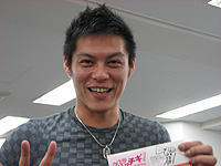 「パッチギ！」の主人公アンソンがeiga.com編集部訪問！