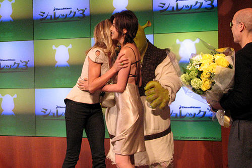 キャメロン＆紀香の日米フィオナ姫が華麗な2ショット「シュレック3」