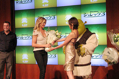 キャメロン＆紀香の日米フィオナ姫が華麗な2ショット「シュレック3」