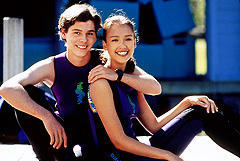 ジェシカ・アルバ、14歳の水着姿を発掘。DVDが日本発売