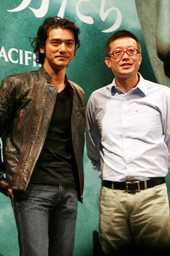 金城武、撮影現場で毎日飲んだくれ？「傷だらけの男たち」会見