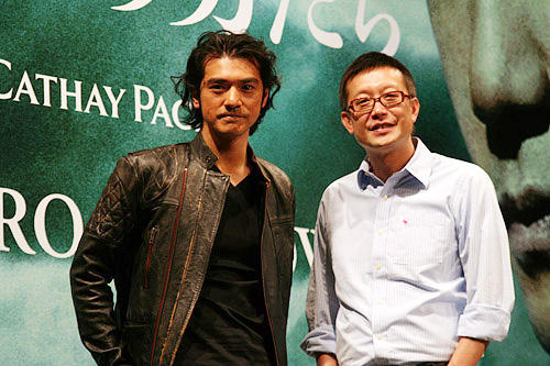 金城武、撮影現場で毎日飲んだくれ？「傷だらけの男たち」会見