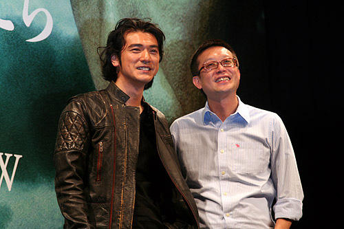 金城武、撮影現場で毎日飲んだくれ？「傷だらけの男たち」会見