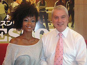 社交ダンスで発散しましょう （左から）ヤヤ・ダコスタ、ピエール・デュレイン