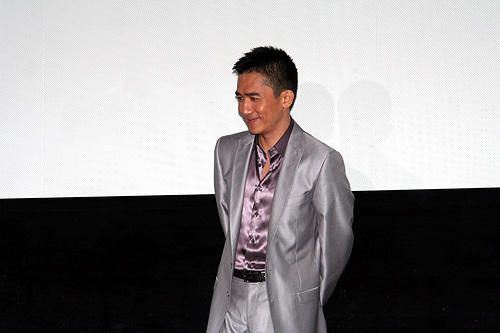 トニー・レオン緊急来日。中越沖地震被災者へメッセージも