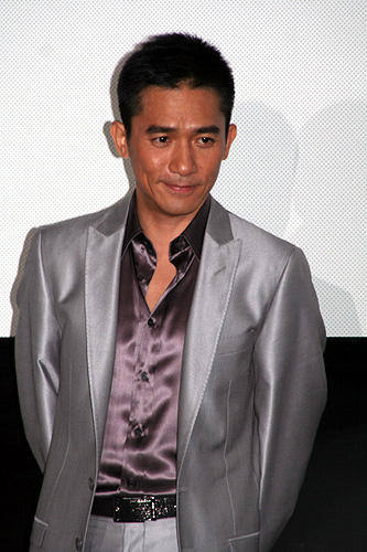 トニー・レオン緊急来日。中越沖地震被災者へメッセージも