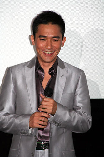 トニー・レオン緊急来日。中越沖地震被災者へメッセージも