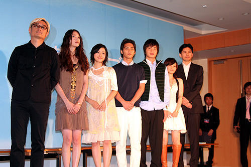 柳楽優弥主演「包帯クラブ」会見は男同士がいたわりあう場に？