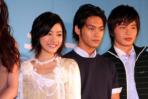 柳楽優弥主演「包帯クラブ」会見は男同士がいたわりあう場に？