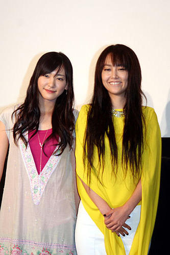 ガッキーが“初体験”で泣いちゃった！「恋するマドリ」完成披露