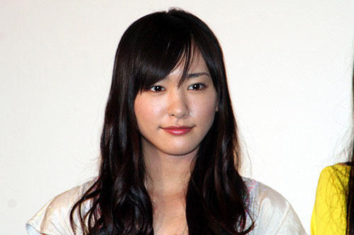 ガッキーが“初体験”で泣いちゃった！「恋するマドリ」完成披露