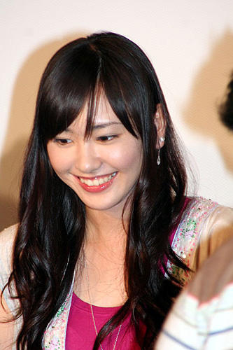 ガッキーが“初体験”で泣いちゃった！「恋するマドリ」完成披露