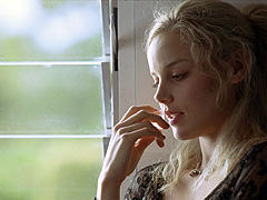 9月22日公開「キャンディ」のアビー・コーニッシュ