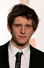 エドワード・ズウィック監督の戦争アクションに、ジェイミー・ベル出演