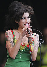 容姿と言動は奇抜でも歌声は抜群