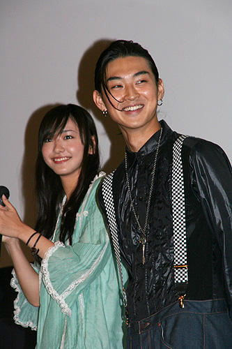 翔太やガッキーが一発撮りのライブ感を楽しんだ「ワルボロ」