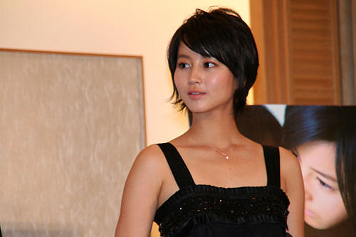 堀北真希がまたも“男”に！1人2役を演じた「東京少年」完成