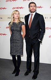 R・ウィザースプーンとJ・ギレンホール、キス現場をパパラッチ！