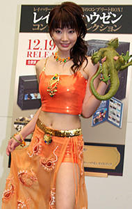 眞鍋かをり、セクシーコスチュームで特撮映画の魅力を語る