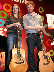 心に染みるラブソング！「ONCE ダブリンの街角で」使うギターは日本製