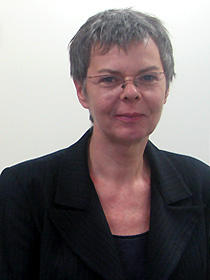 チャタレー夫人の心情と性愛を描く、「レディ・チャタレー」の女流監督